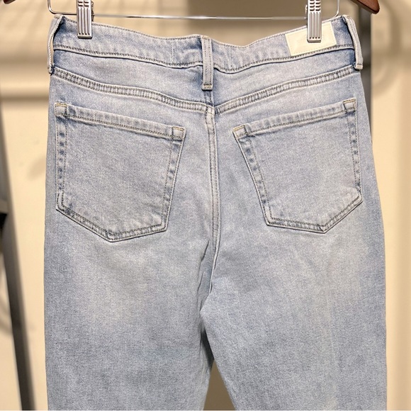 Hollister Ultra High rise Mom Jean - Picture 2 of 2